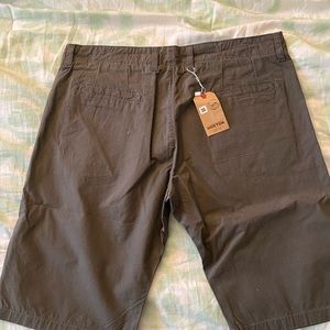 Hoxton Charcoal Shorts - Mens 36 - tags cut off. Didn't fit.